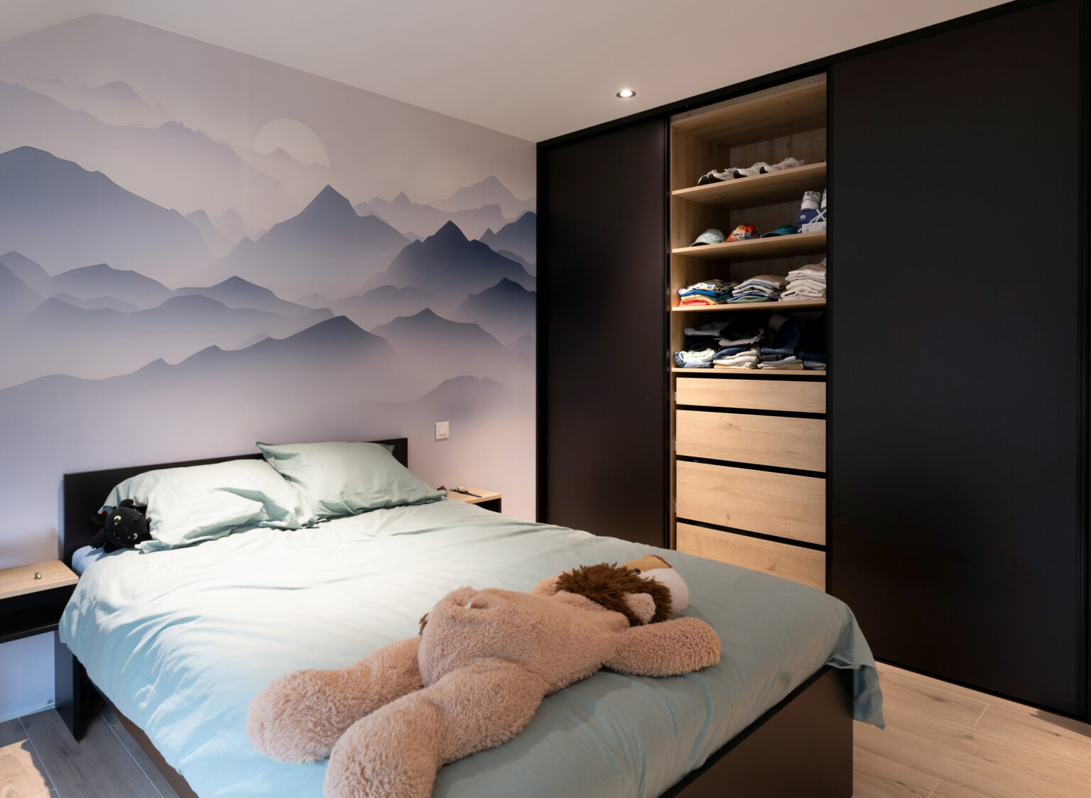 Mobilier de chambre sur mesure conçu par Signature Intérieure